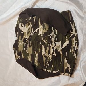 Old navy sleeping sweater for boys size L